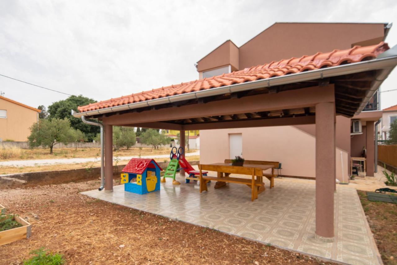 Appartement Apartman L&A à Biograd Na Moru Extérieur photo