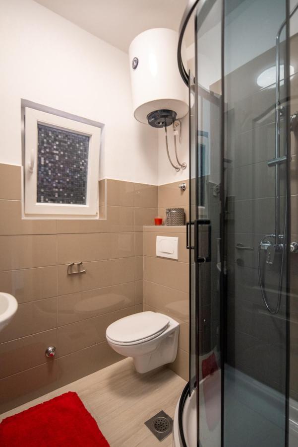 Appartement Apartman L&A à Biograd Na Moru Extérieur photo