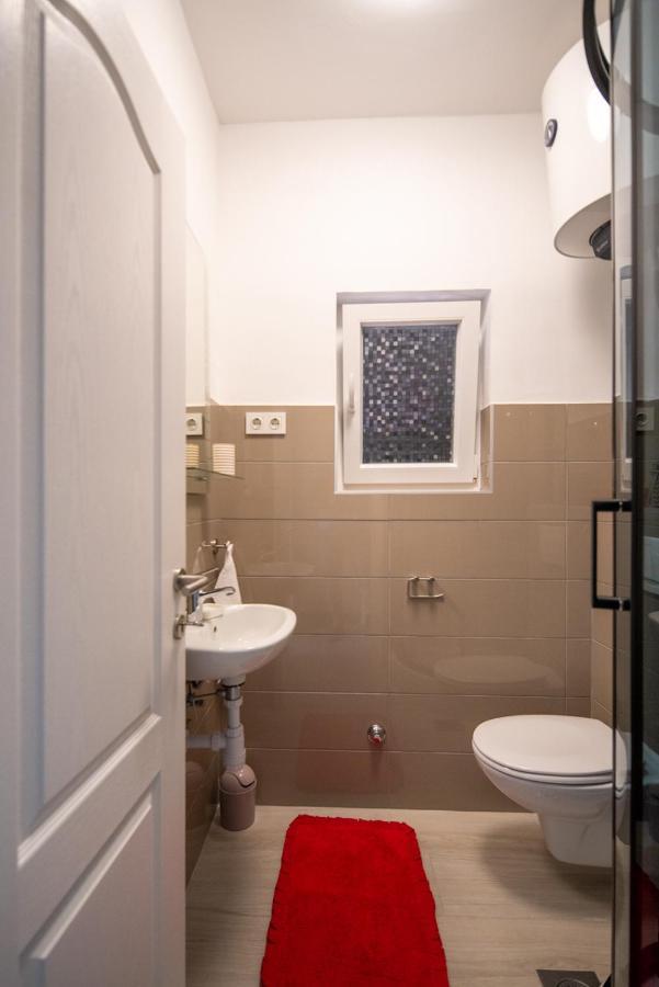 Appartement Apartman L&A à Biograd Na Moru Extérieur photo