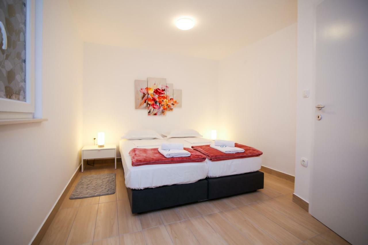 Appartement Apartman L&A à Biograd Na Moru Extérieur photo